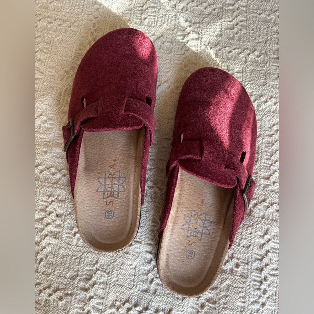 NWOT Hippie clogs/slides